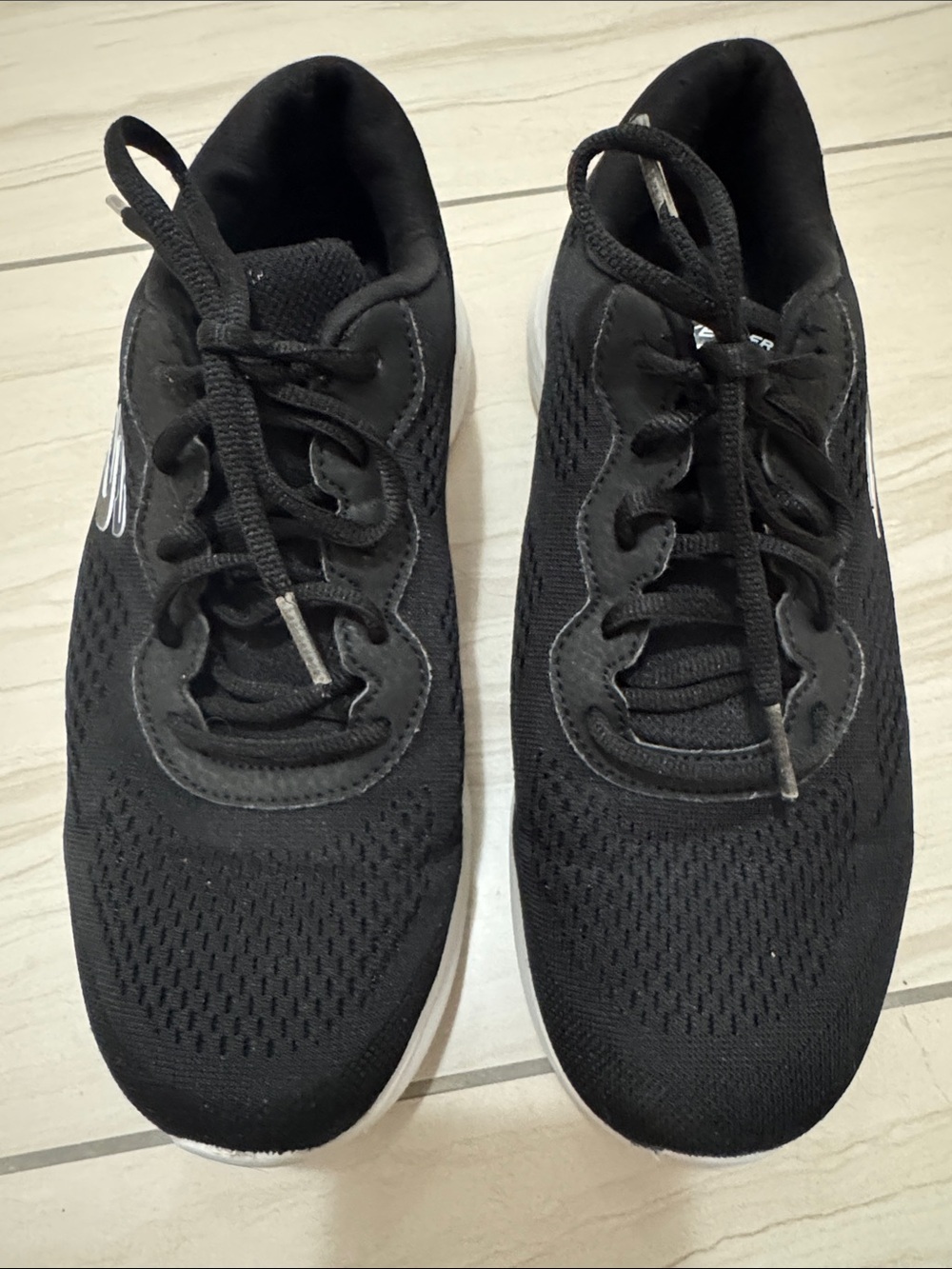Skechers Sketch Lite Pro Black and White Women’s Lace-Up Sneakers Sz 8.5